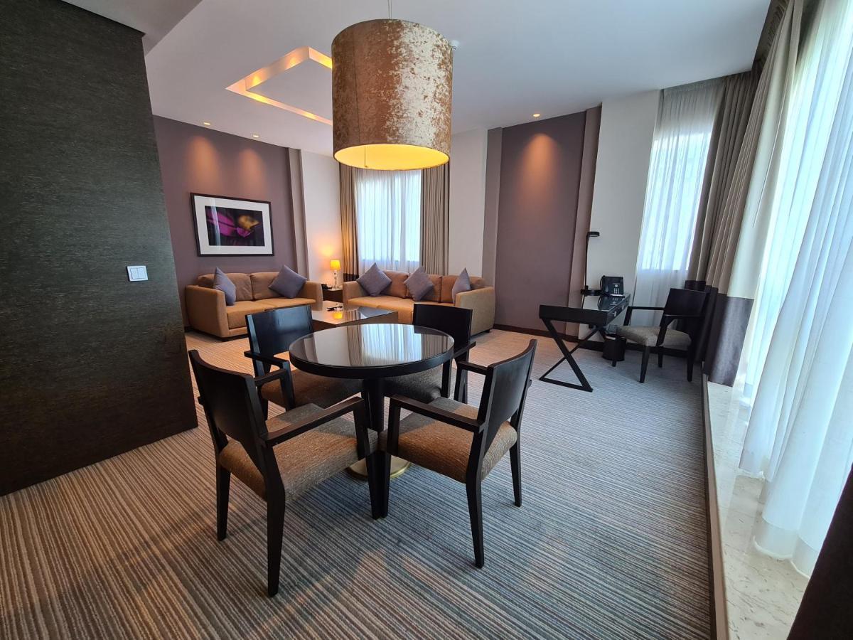 Four Points By Sheraton Al Ain Esterno foto A suite at the hotel