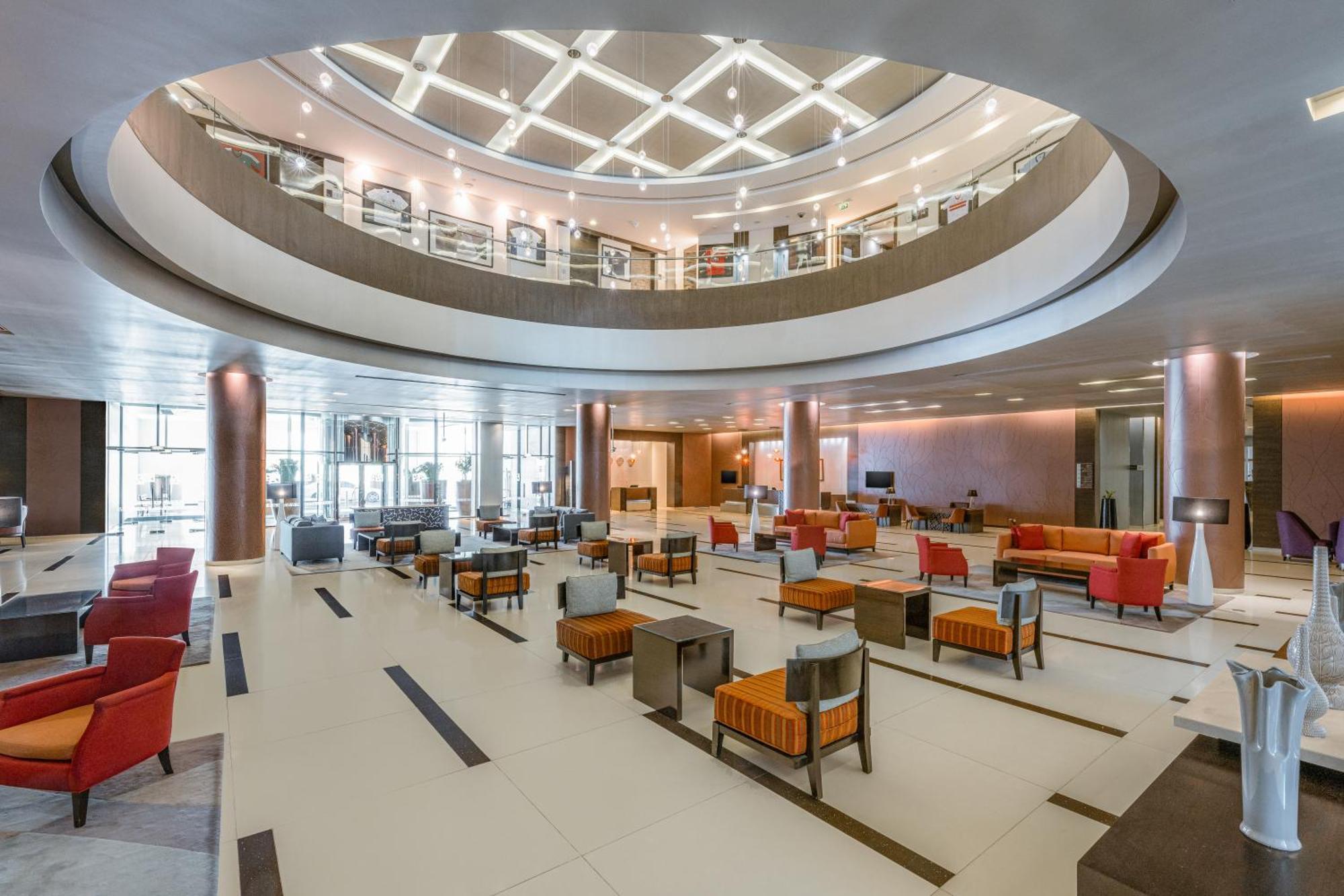 Four Points By Sheraton Al Ain Esterno foto Lobby