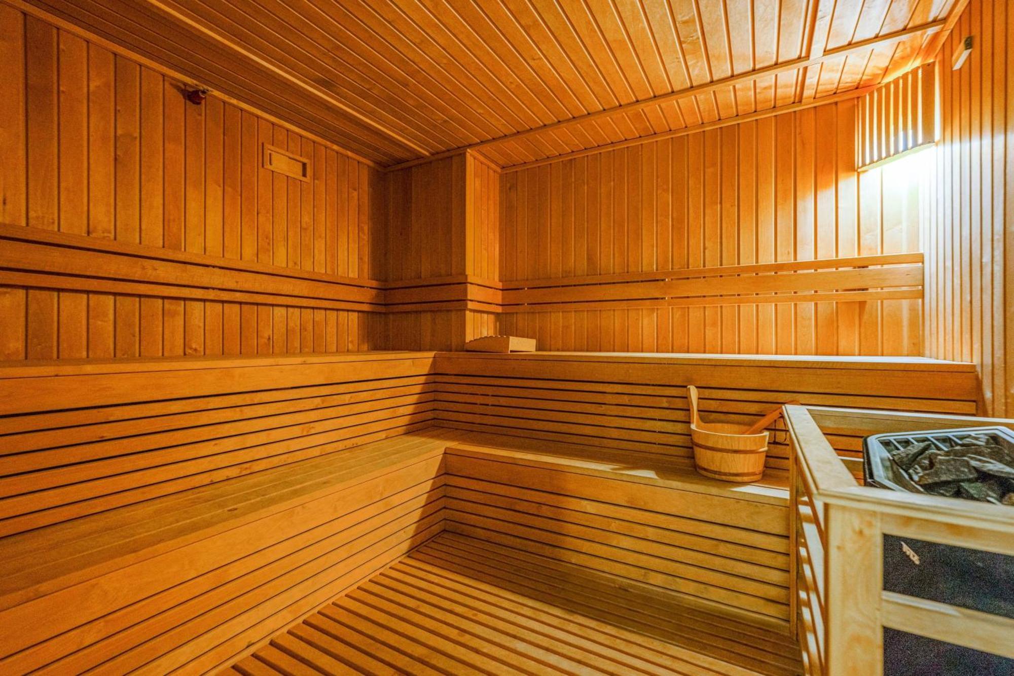 Four Points By Sheraton Al Ain Esterno foto A Finnish sauna