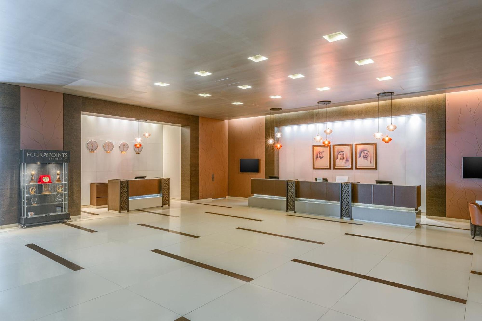 Four Points By Sheraton Al Ain Esterno foto Lobby