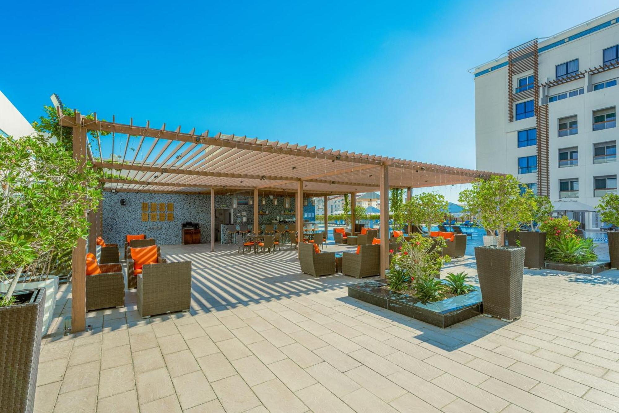 Four Points By Sheraton Al Ain Esterno foto Rooftop bar