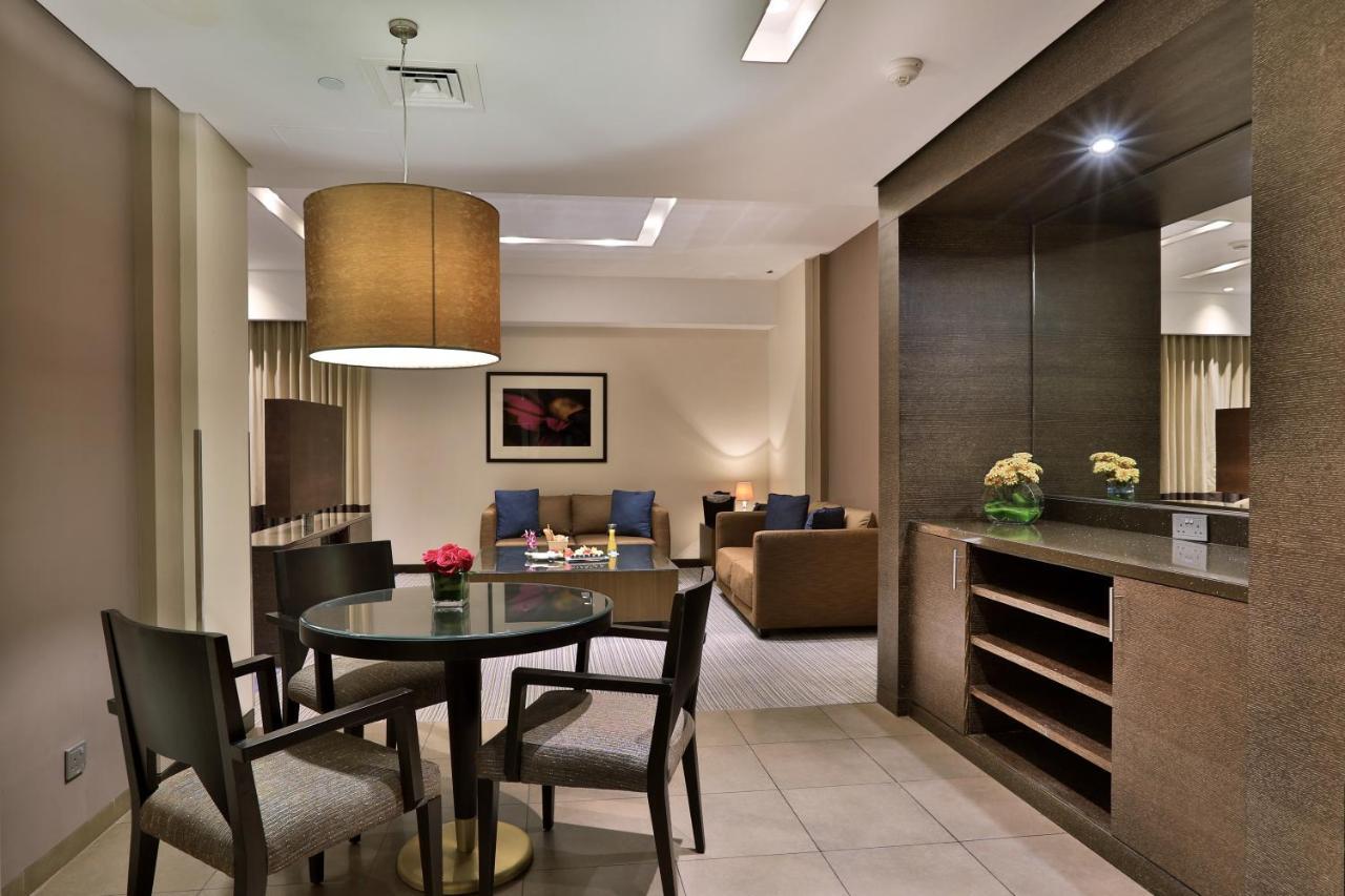 Four Points By Sheraton Al Ain Esterno foto A suite at the Taj Mahal Palace, Mumbai